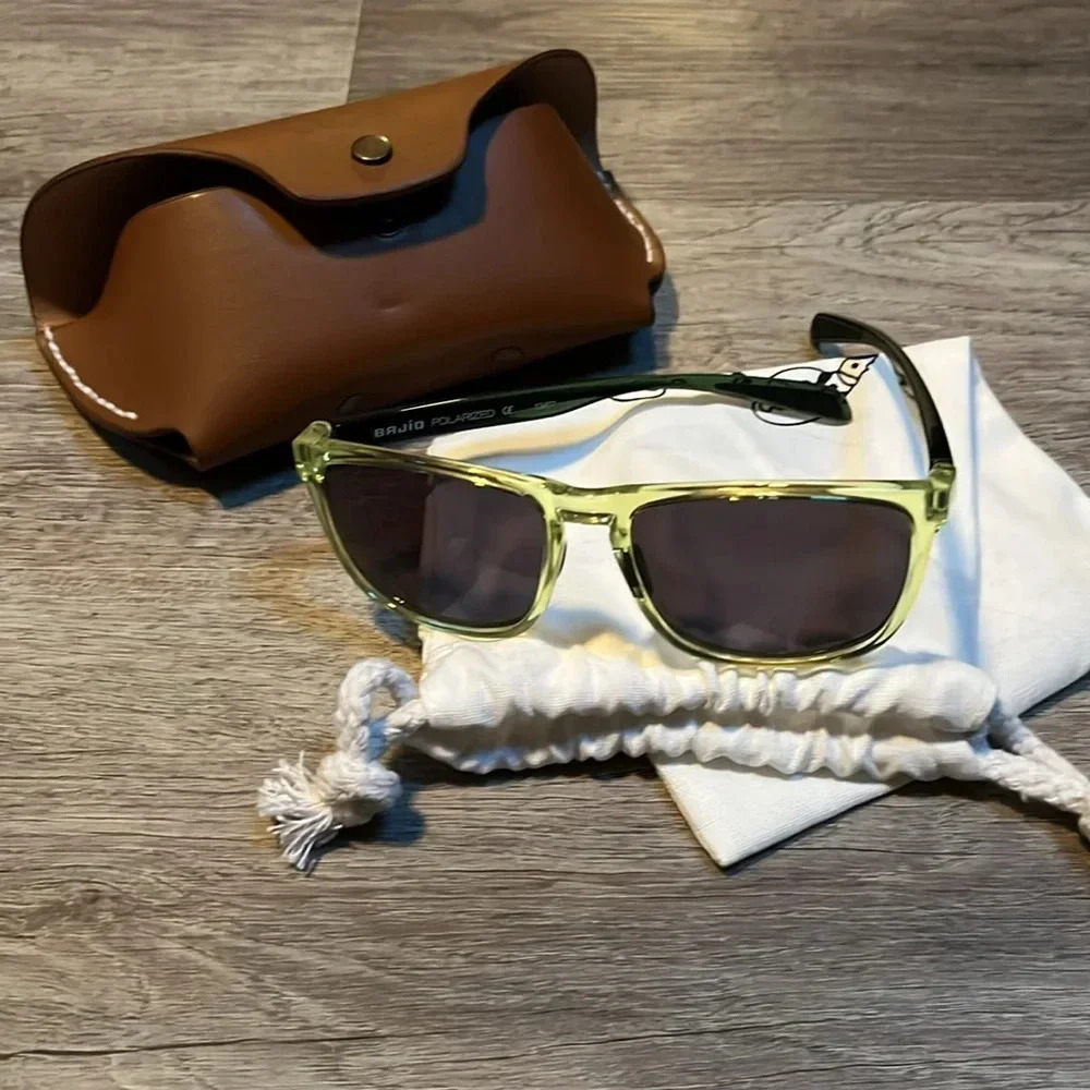 Bajio Calda women’s polarized sunglasses with leather case and carry bag - green - Picture 8 of 9